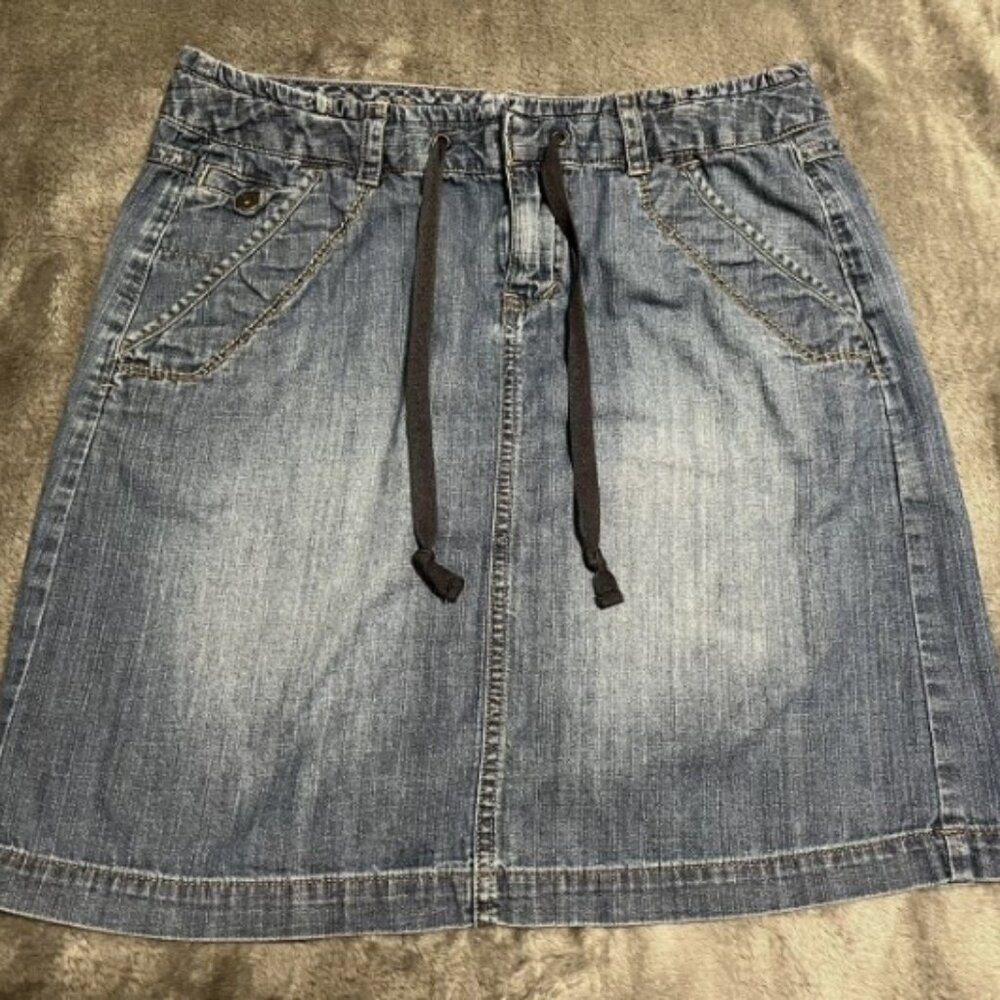 Size 4 Eddie Bauer Denim Skirt EUC Front Ties and 5 pocket jean look